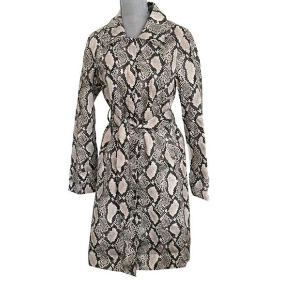 Choosy Cream & Black Vegan Snakeskin Zip Trench coat Raincoat Size XS NWT Belted - Picture 4 of 8